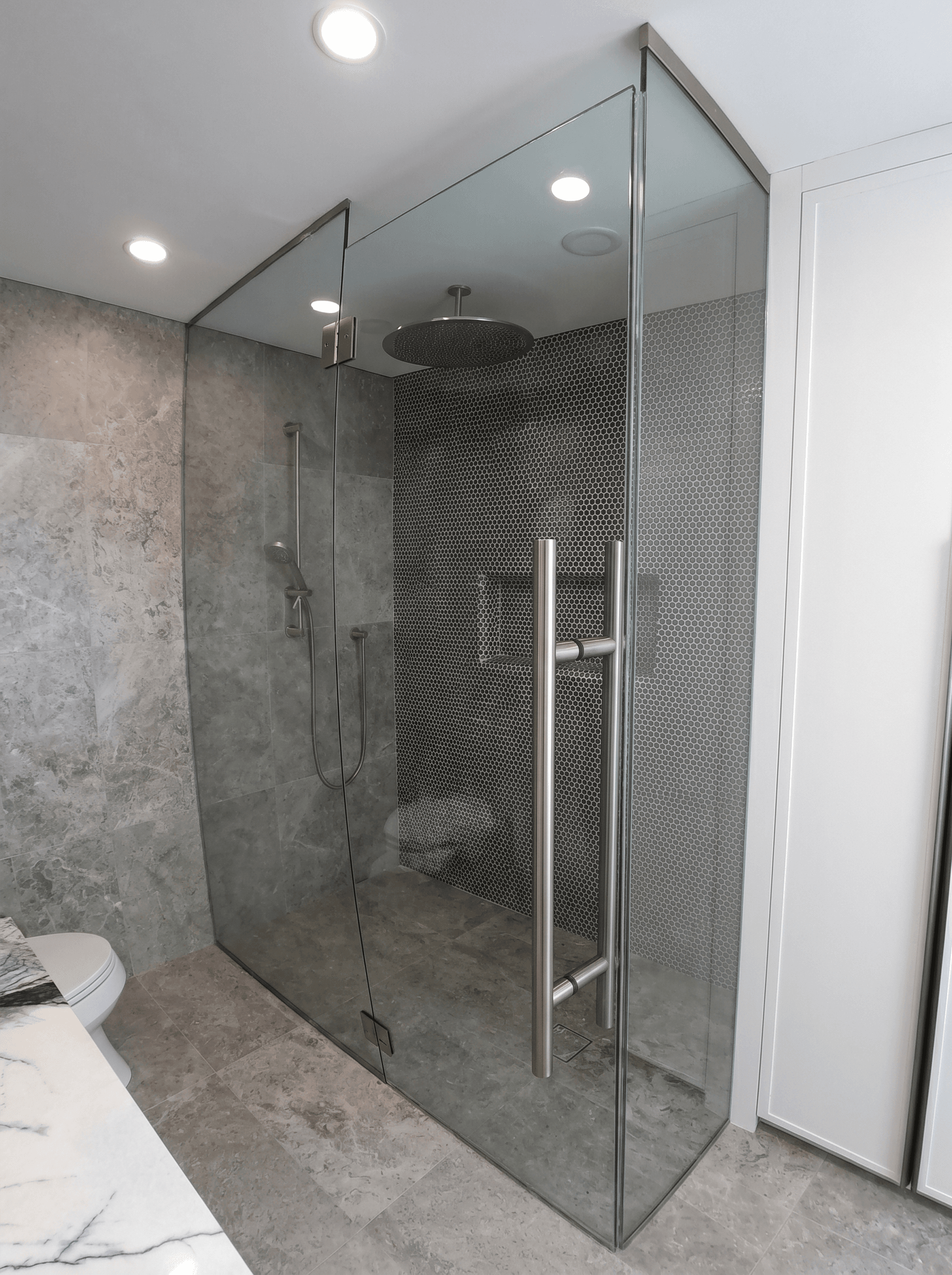 Curved Glass Shower Mosaic Bathroom